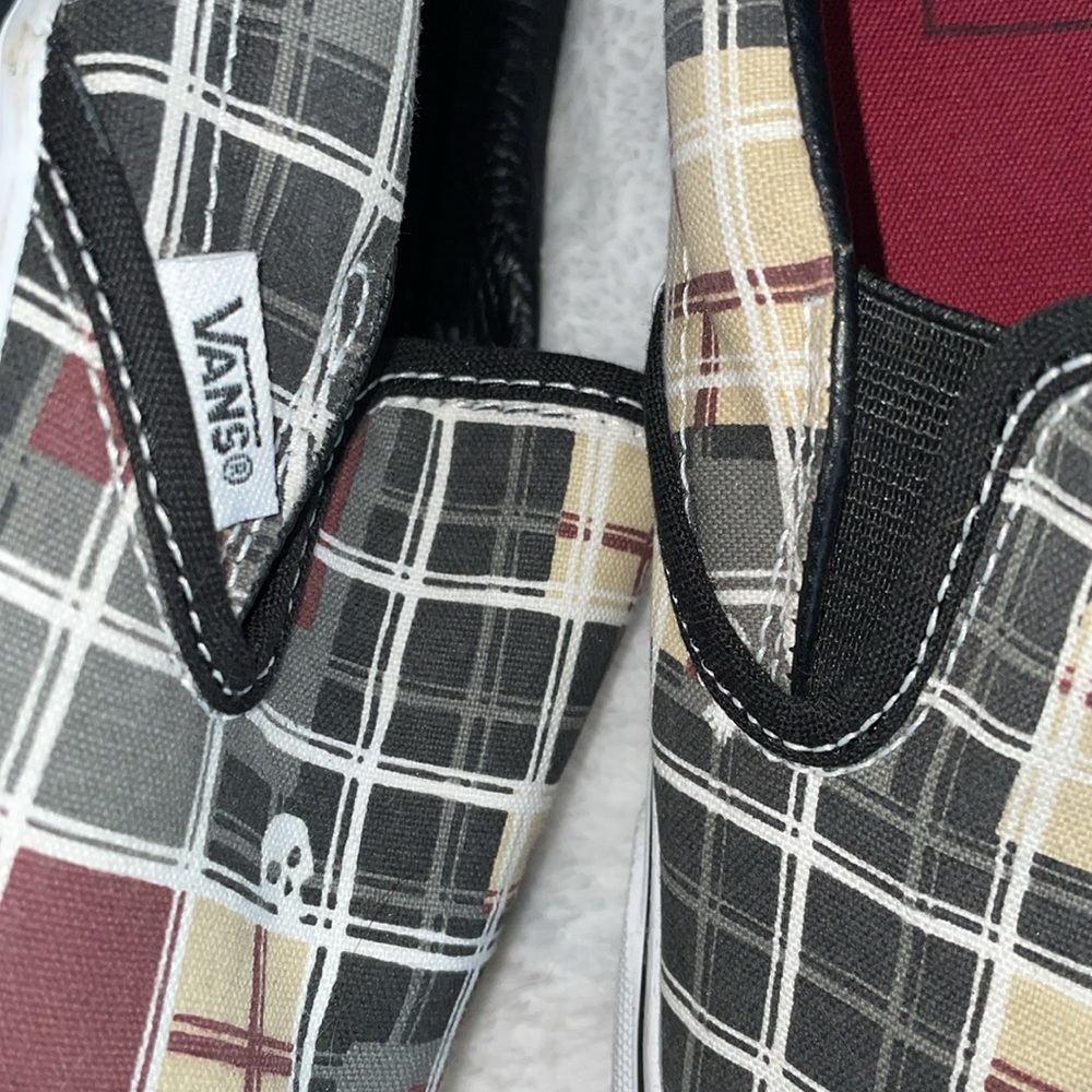 Vans - Picture 5 of 10